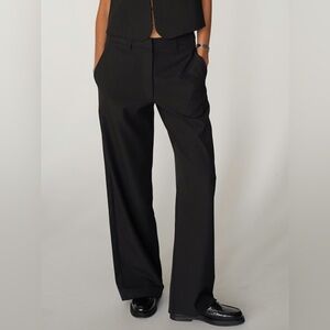 Djerf Avenue Everyday Pants in Black